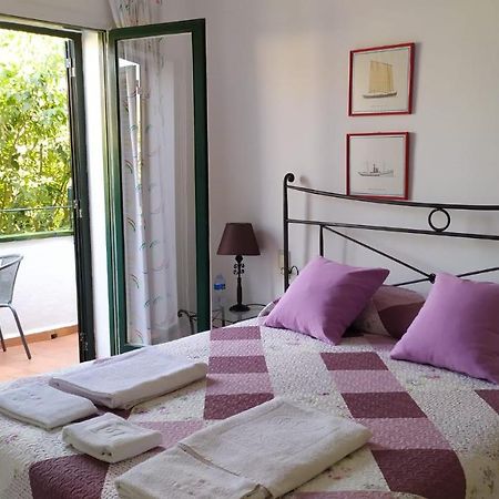 Magnolia, Habitacion Matrimonial Con Bano Uso Privado, En Casa Compartida Apartment Palafrugell Bagian luar foto