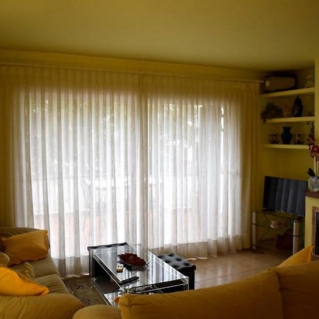 Magnolia, Habitacion Matrimonial Con Bano Uso Privado, En Casa Compartida Apartment Palafrugell Bagian luar foto