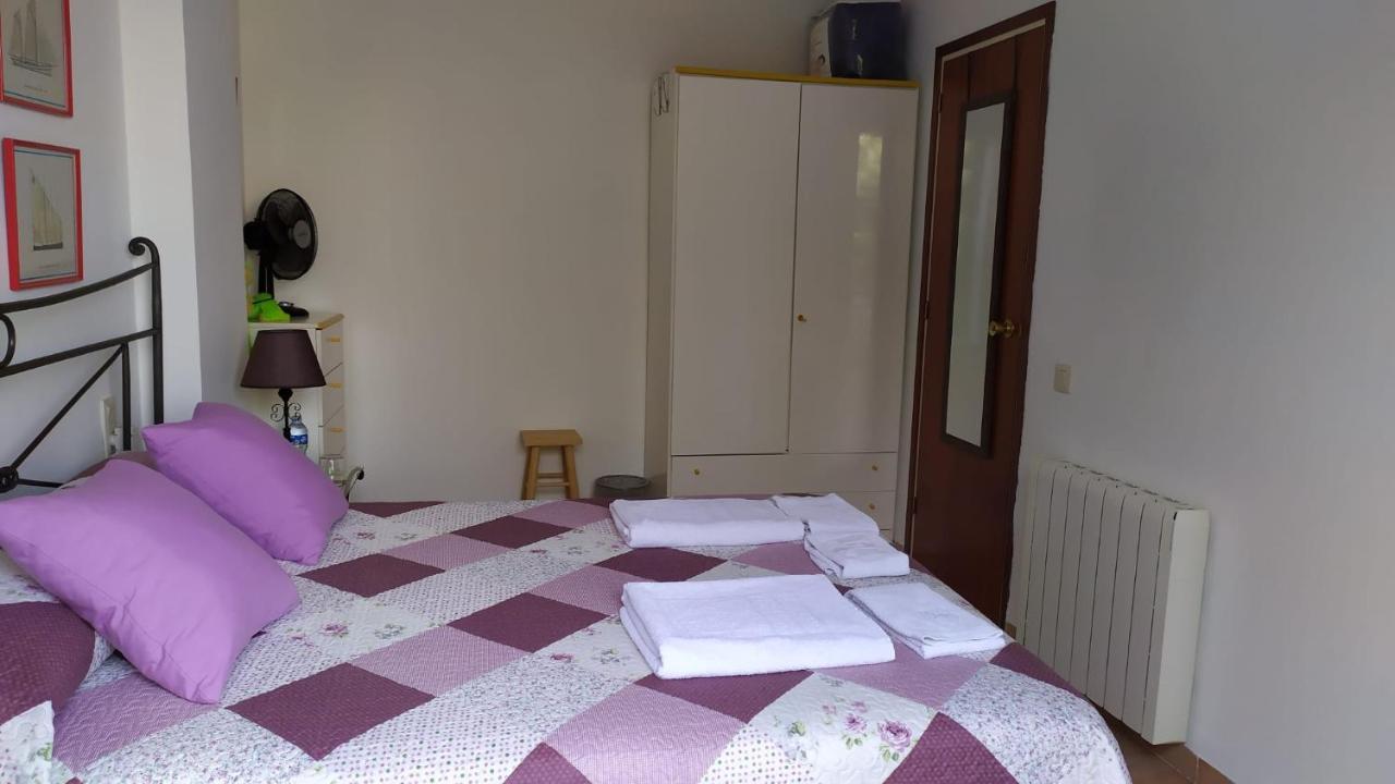 Magnolia, Habitacion Matrimonial Con Bano Uso Privado, En Casa Compartida Apartment Palafrugell Bagian luar foto