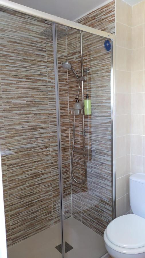 Magnolia, Habitacion Matrimonial Con Bano Uso Privado, En Casa Compartida Apartment Palafrugell Bagian luar foto