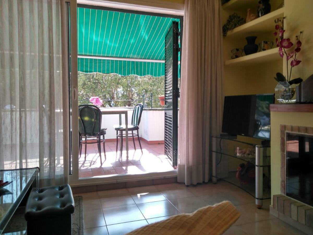 Magnolia, Habitacion Matrimonial Con Bano Uso Privado, En Casa Compartida Apartment Palafrugell Bagian luar foto