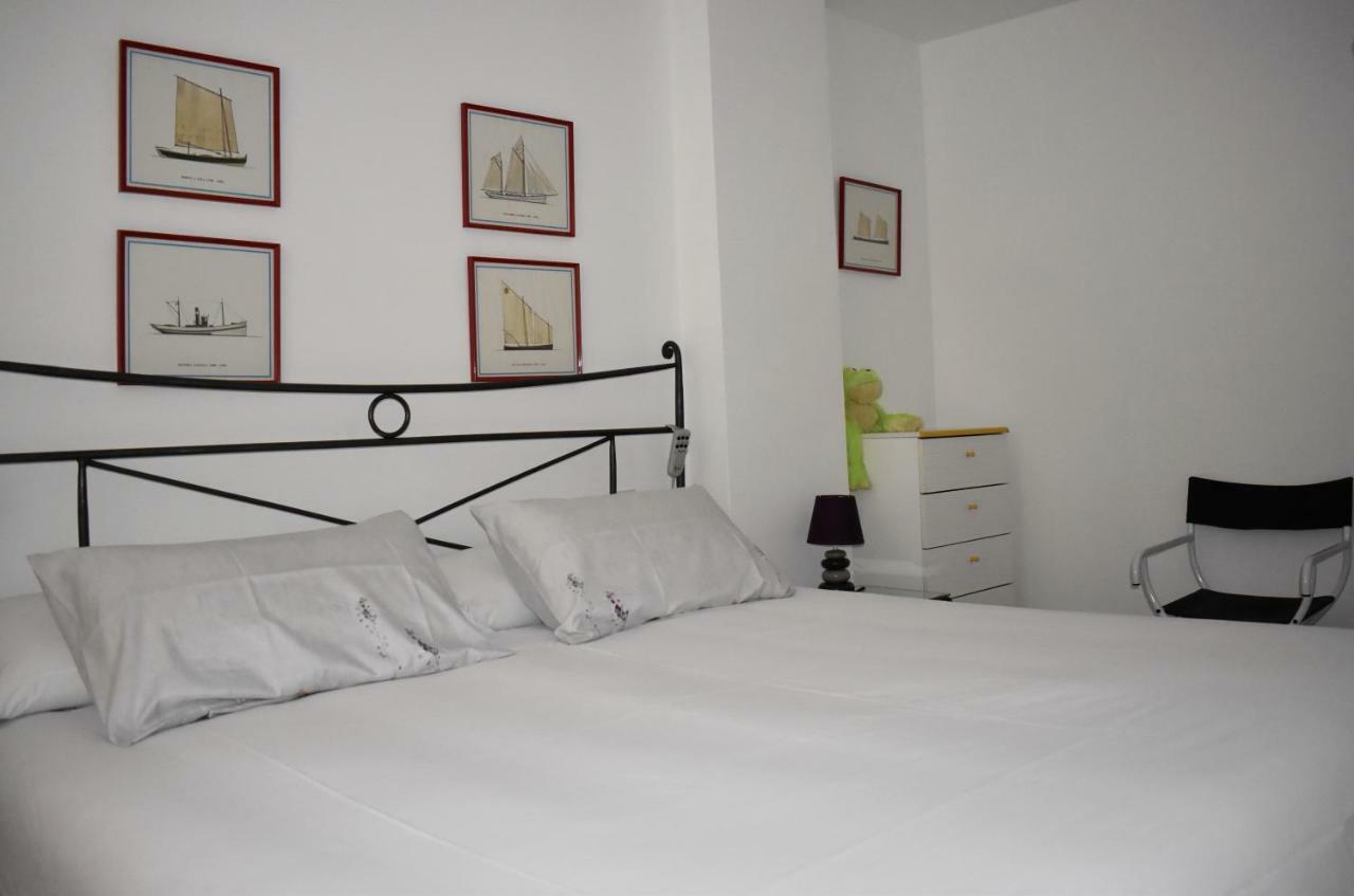 Magnolia, Habitacion Matrimonial Con Bano Uso Privado, En Casa Compartida Apartment Palafrugell Bagian luar foto