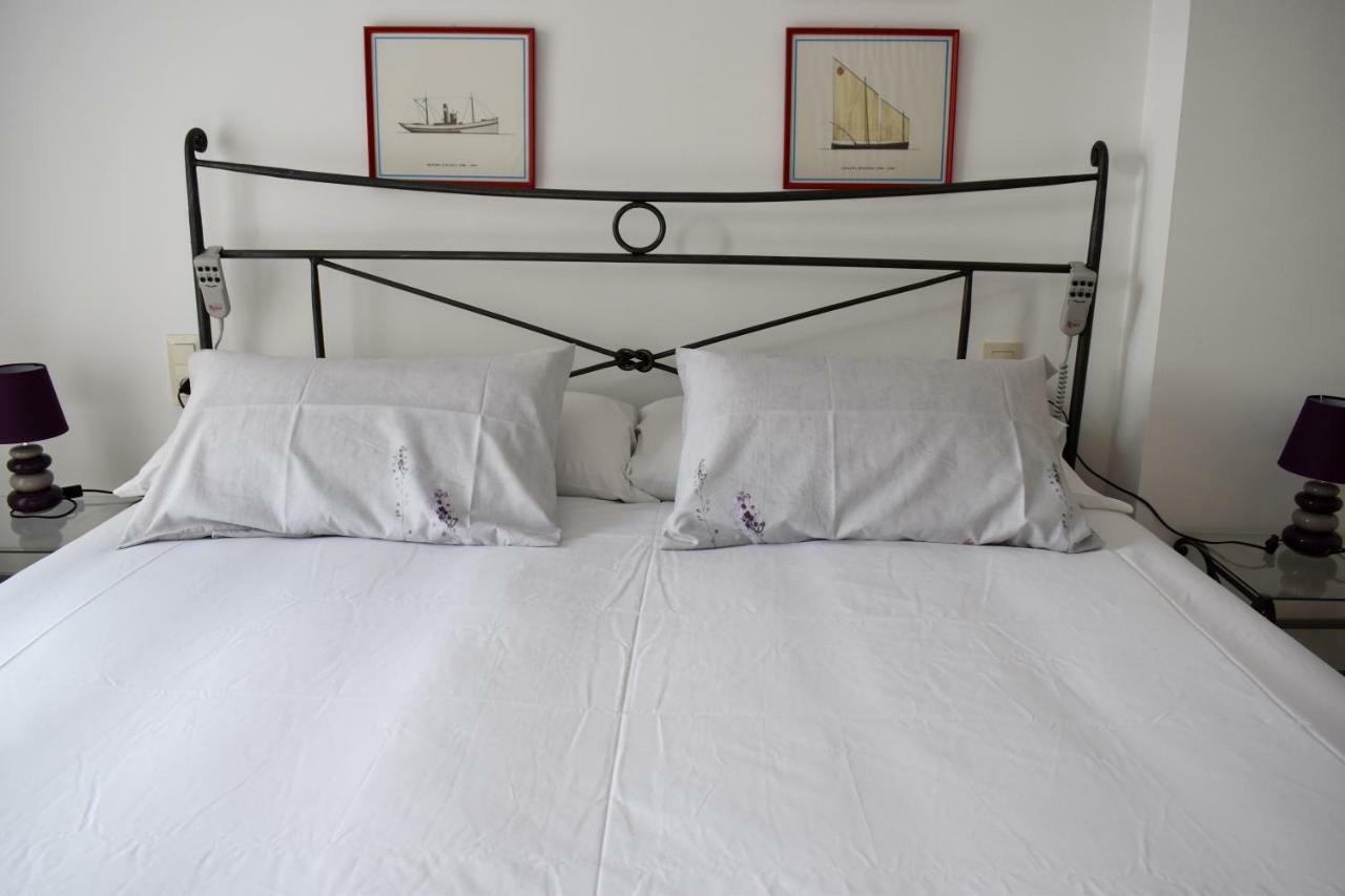 Magnolia, Habitacion Matrimonial Con Bano Uso Privado, En Casa Compartida Apartment Palafrugell Bagian luar foto