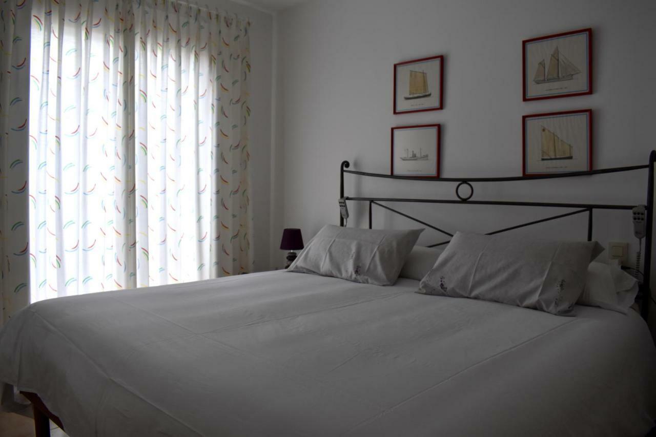 Magnolia, Habitacion Matrimonial Con Bano Uso Privado, En Casa Compartida Apartment Palafrugell Bagian luar foto